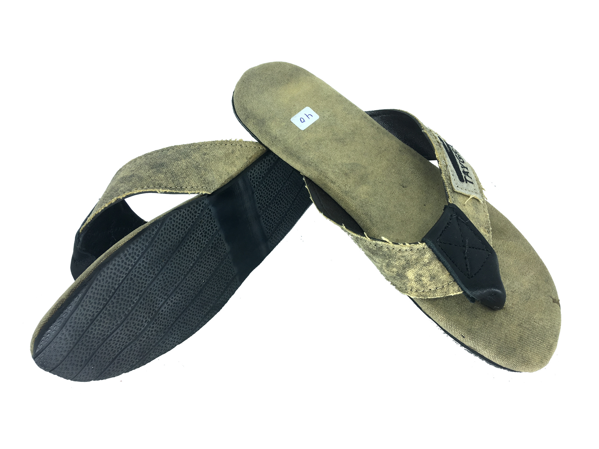 Tongs TAYGRA en b�che de camion et pneu d'avion recycl�