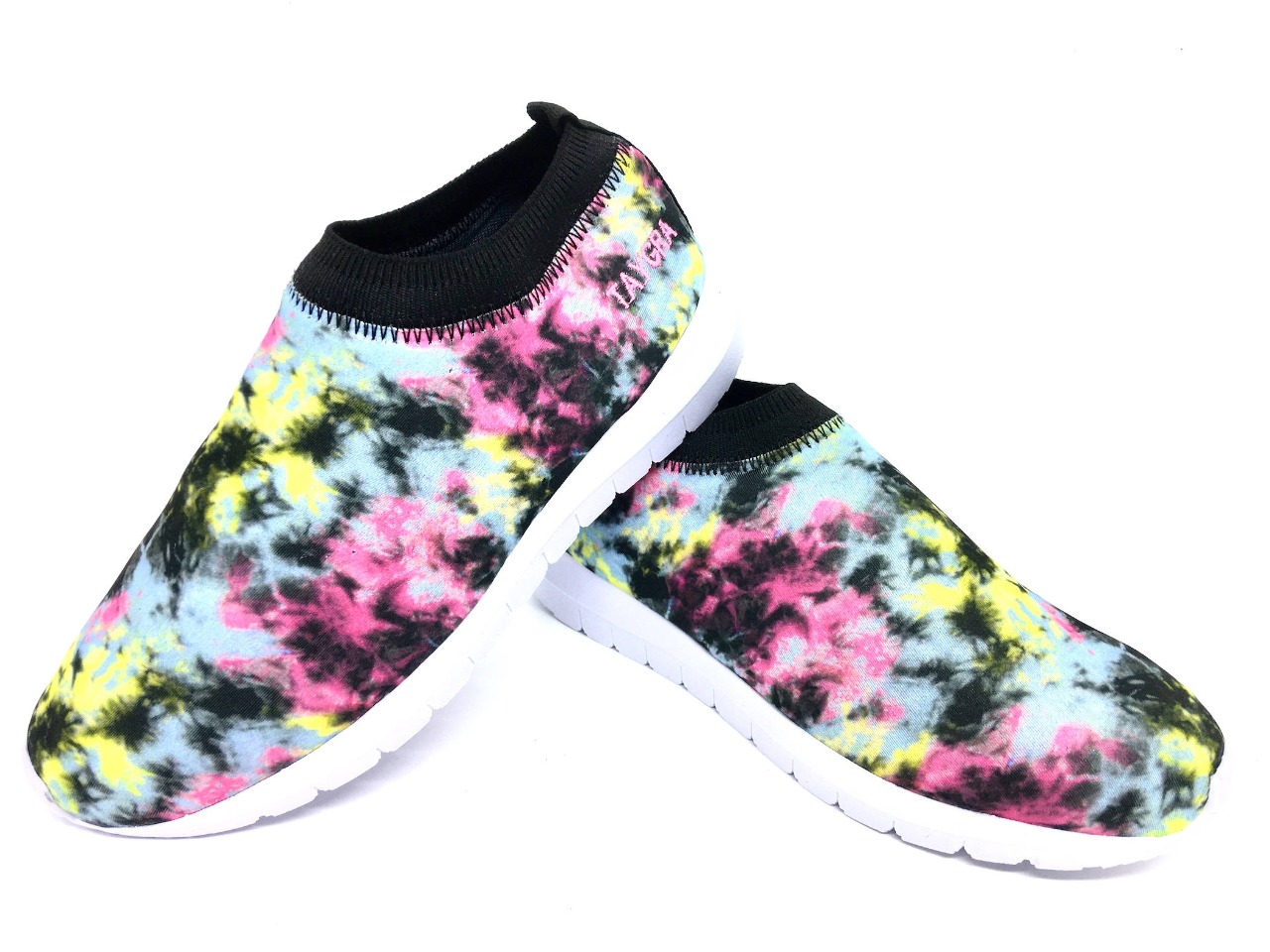 baskets serrage elastique crossfeet noir peintures spray
